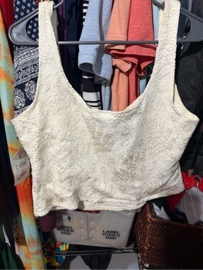 ARULA White Lace Cropped Tank